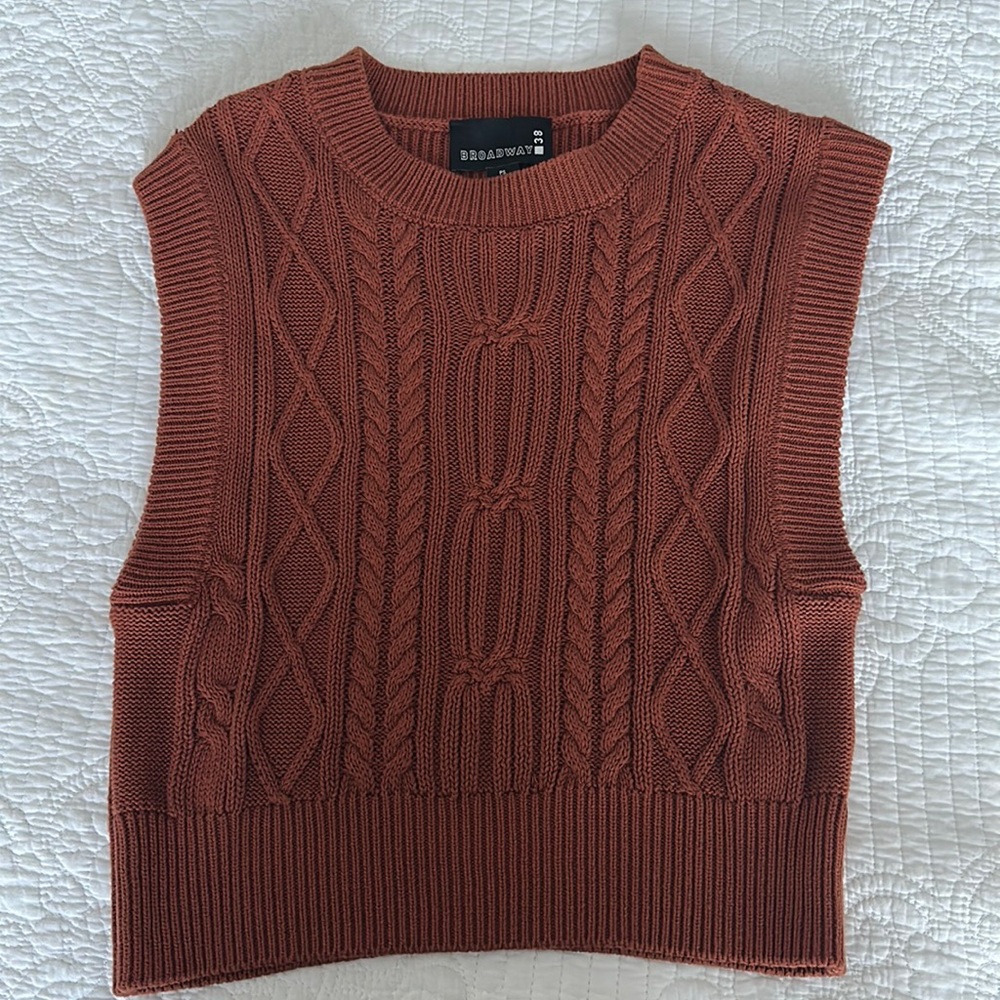 Cute Broadway 38 top